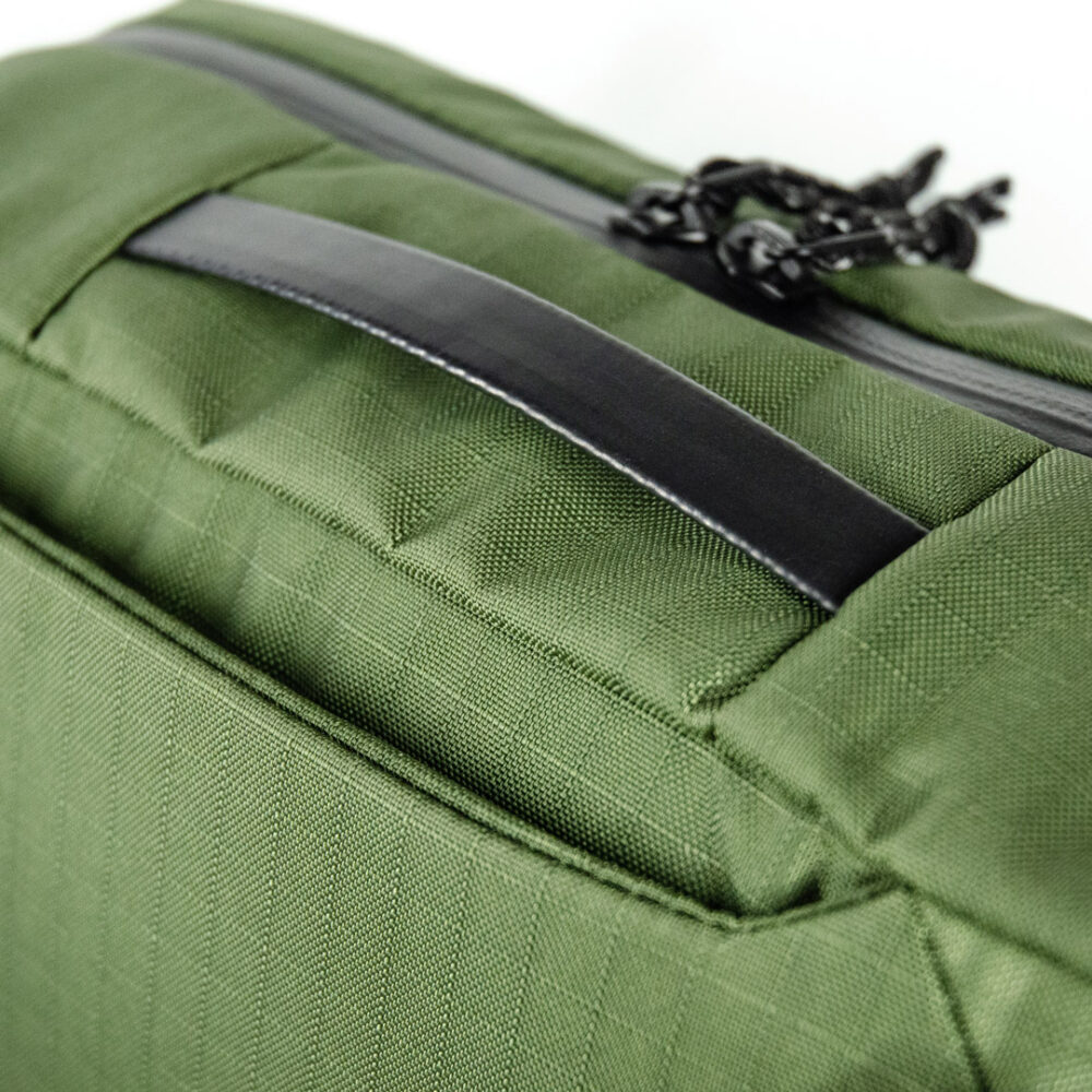 sacoche bandoulière vert poignée zipper YKK Aquaguard