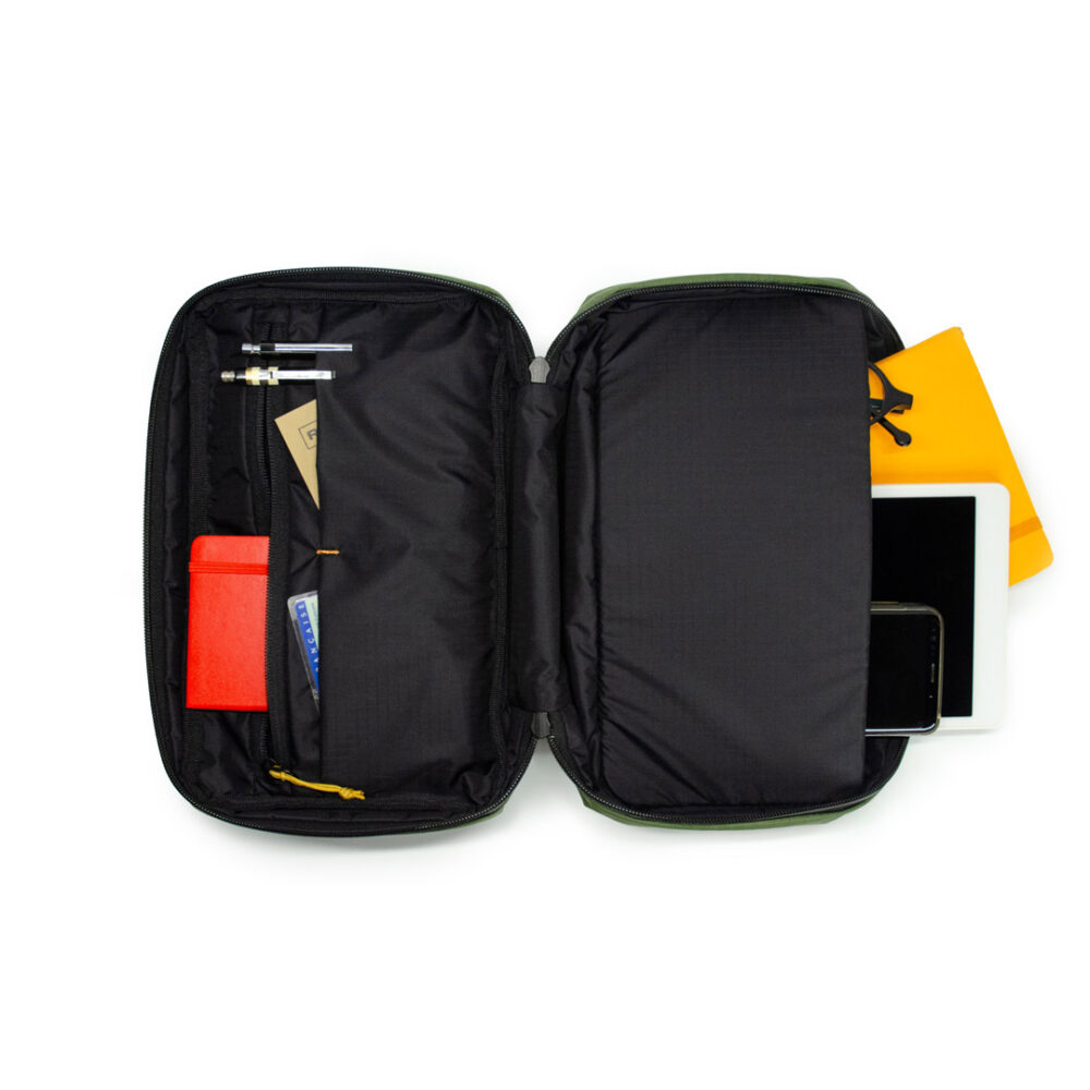 sacoche tech pouch ouverture clamshell, poche zippée et compartiments organiser, edc, tech pouch